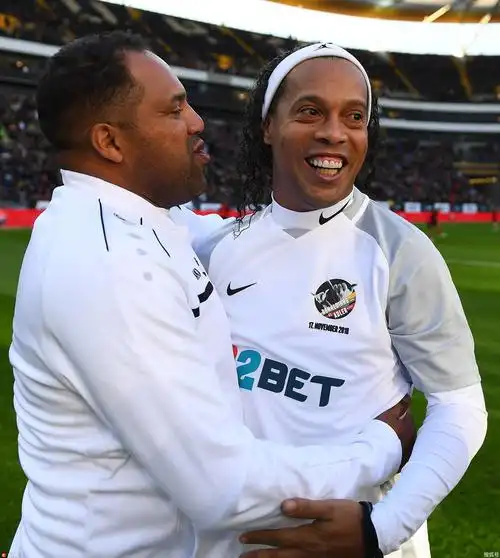 加州大学洛 加州大学洛