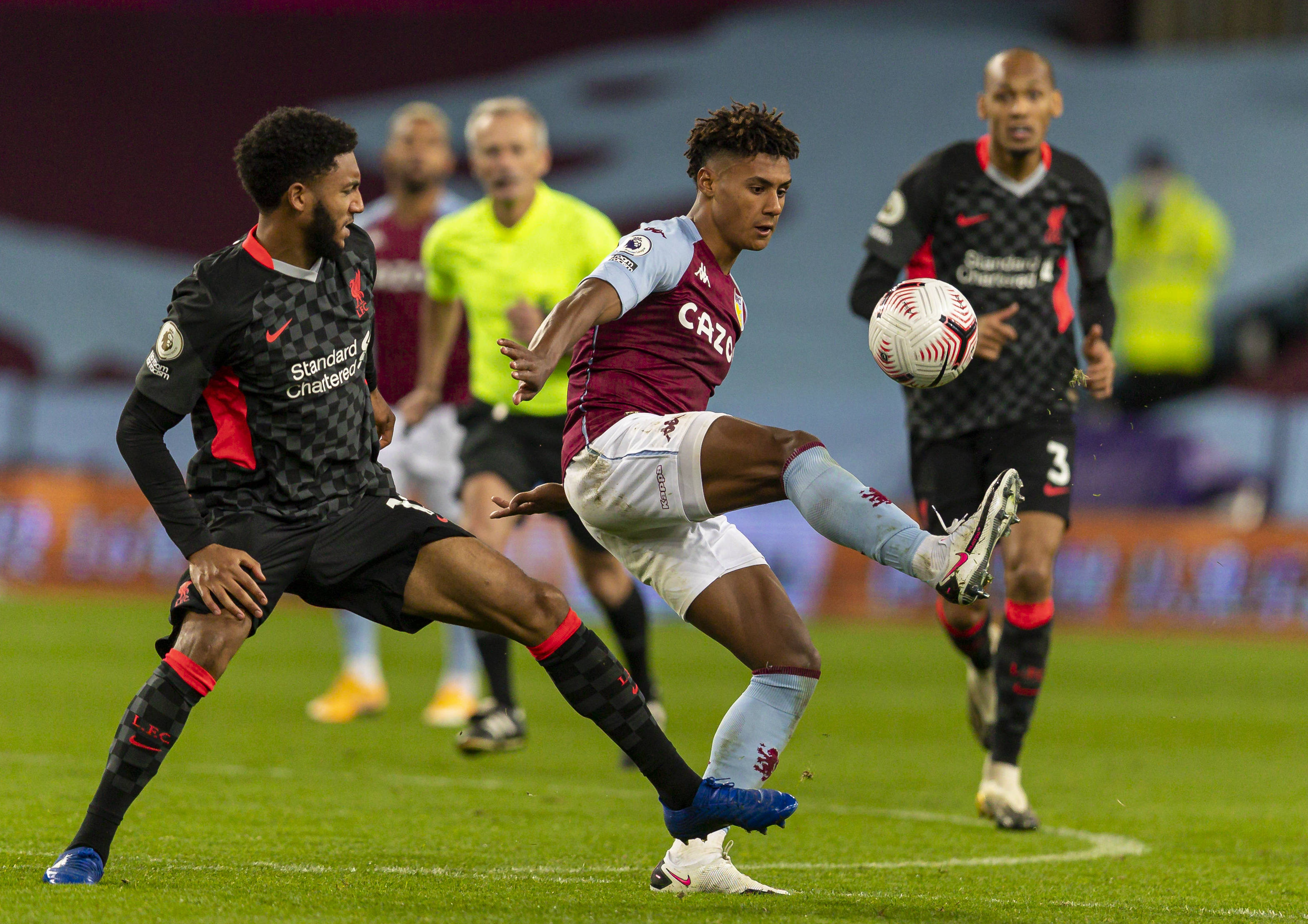 何出现在中 何出现在中